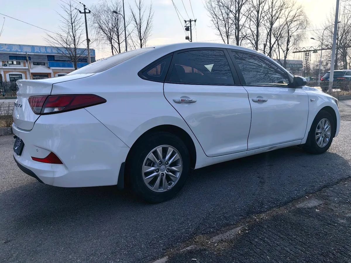 Hyundai 2018 1.6L GLS V 6