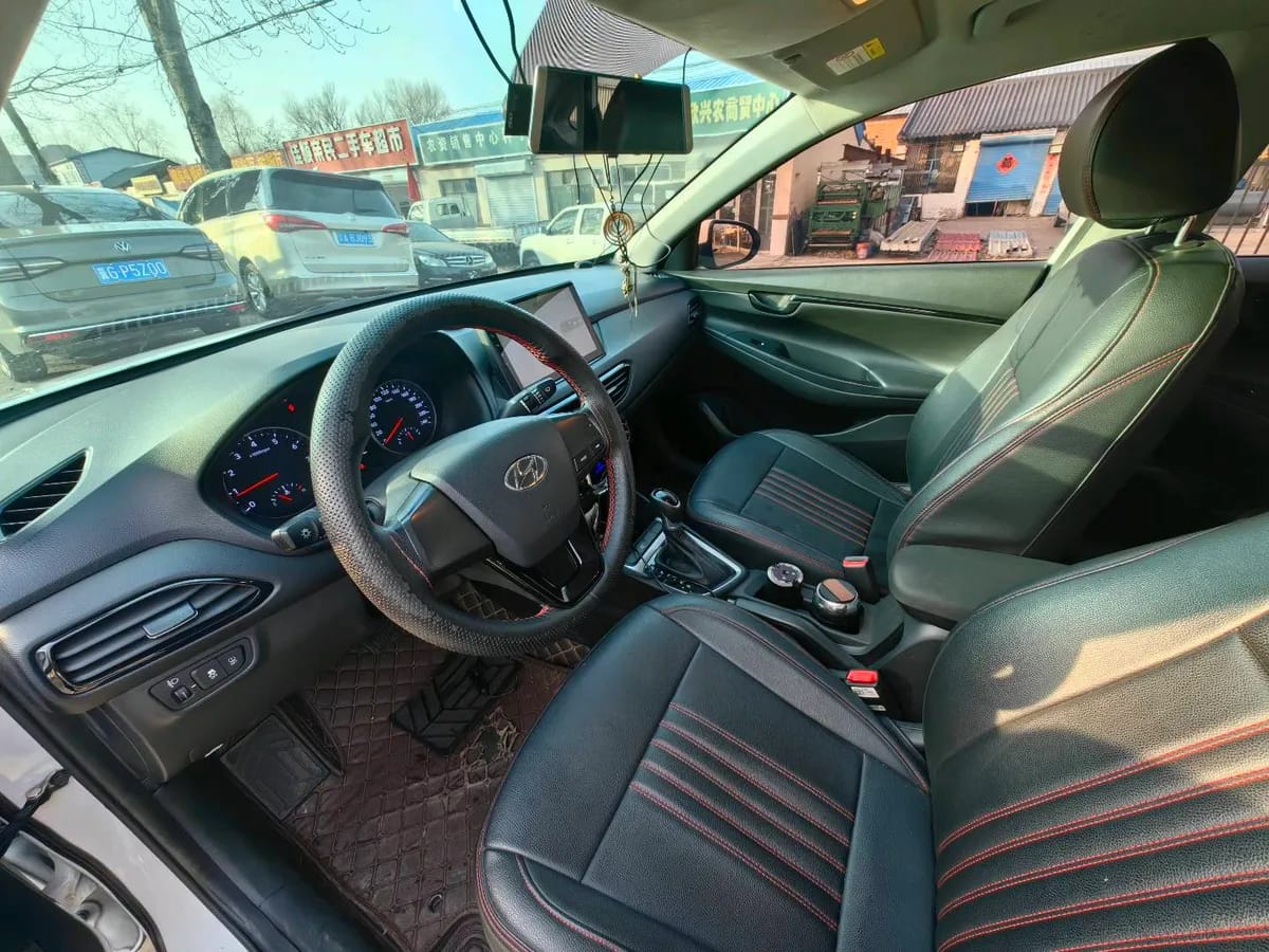 Hyundai 2018 1.6L GLS V 7