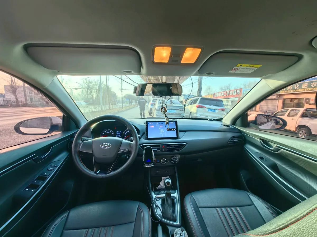 Hyundai 2018 1.6L GLS V 9