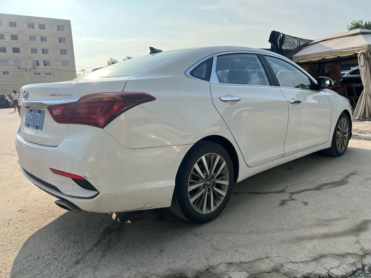 Hyundai 2019 1.8L DLX VI 4