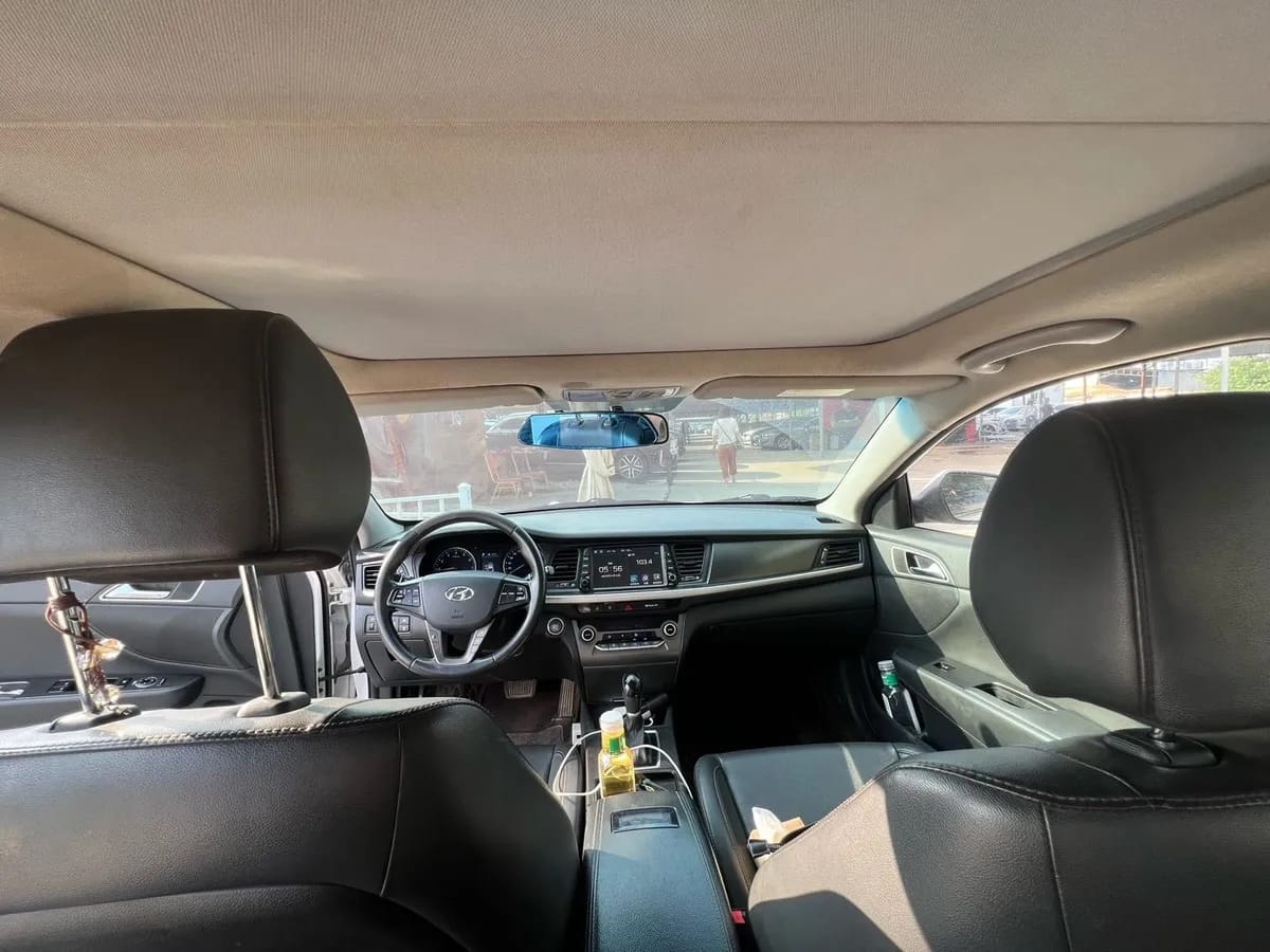Hyundai 2019 1.8L DLX VI 9