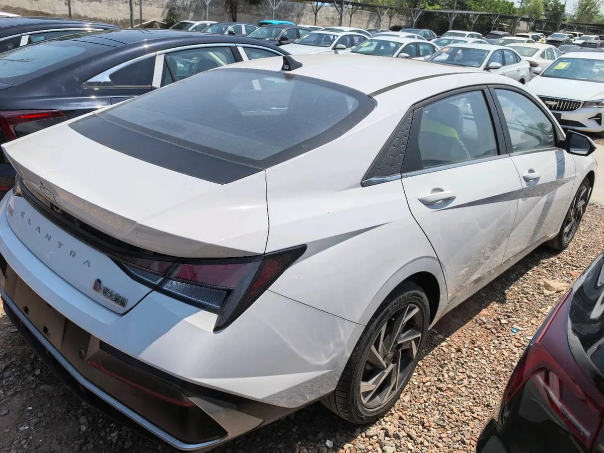 Hyundai 2022 1.5L CVT LUX 3