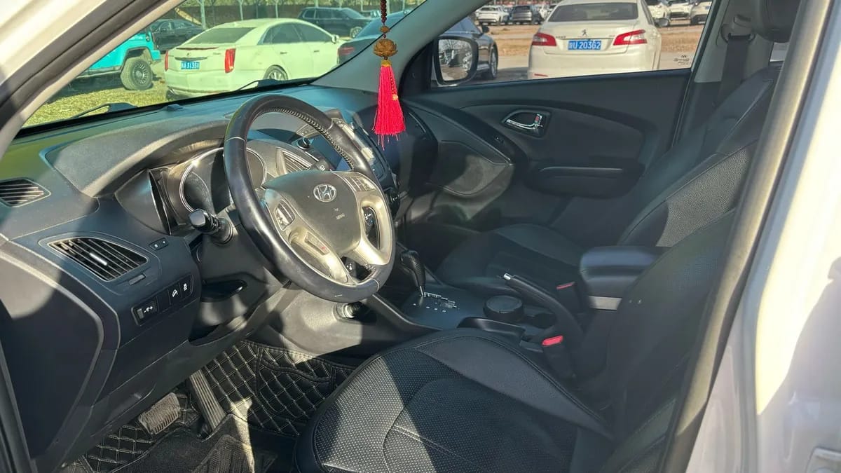 Hyundai ix35 2015 2.0L V 3