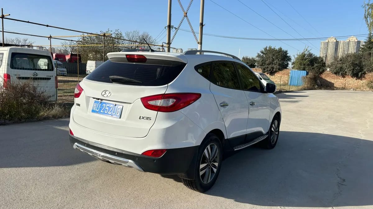 Hyundai ix35 2015 2.0L V 7
