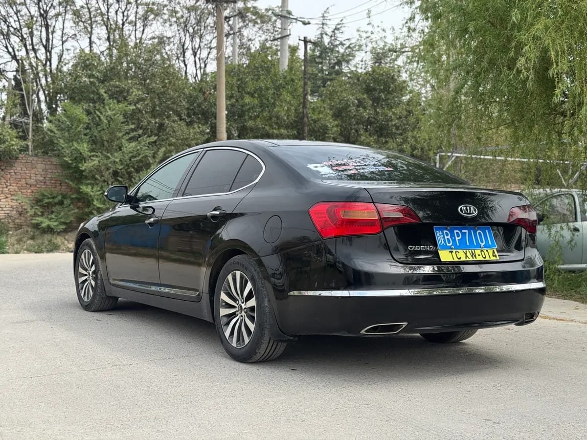 Kia ( ) 2012 2.4L 7