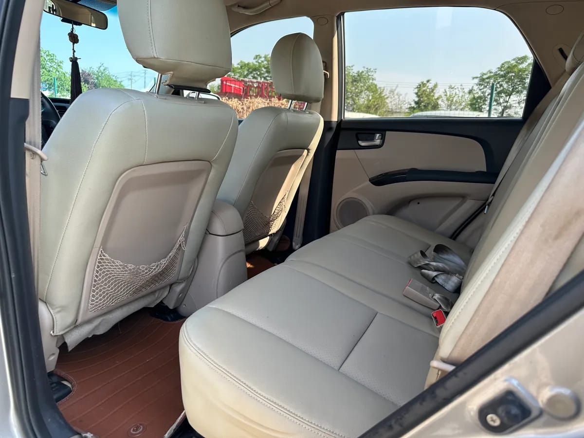 Kia 2013 2.0L GL 4