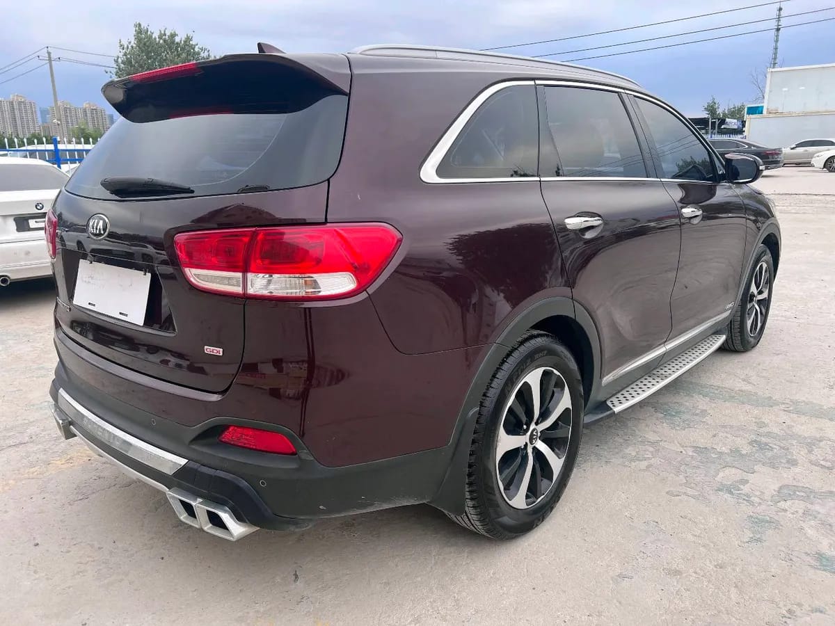 Kia ( ) 2015 L 2.4L 4WD 7 V 8