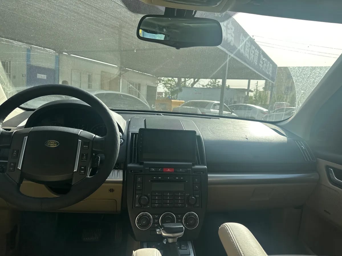 Land Rover 2 2009 3.2L 7