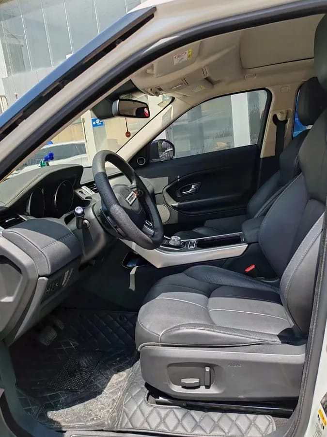 Land Rover 2016 2.0T SE 3
