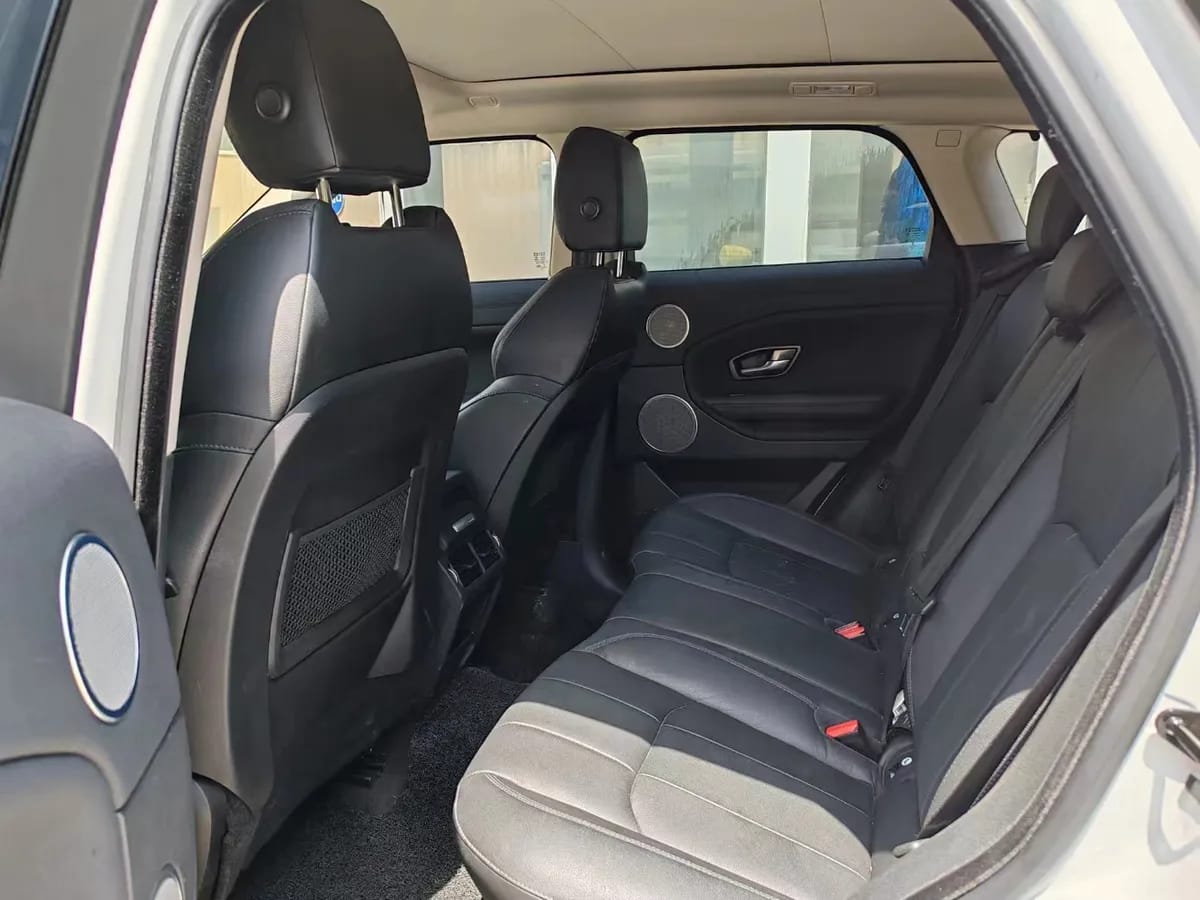 Land Rover 2016 2.0T SE 4