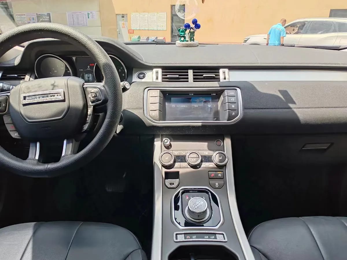 Land Rover 2016 2.0T SE 5