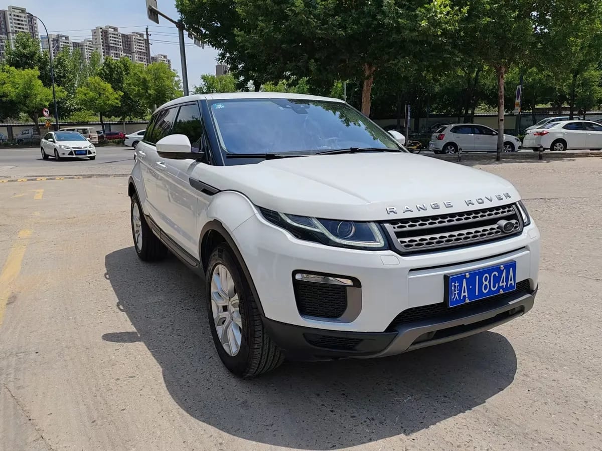 Land Rover 2016 2.0T SE 6