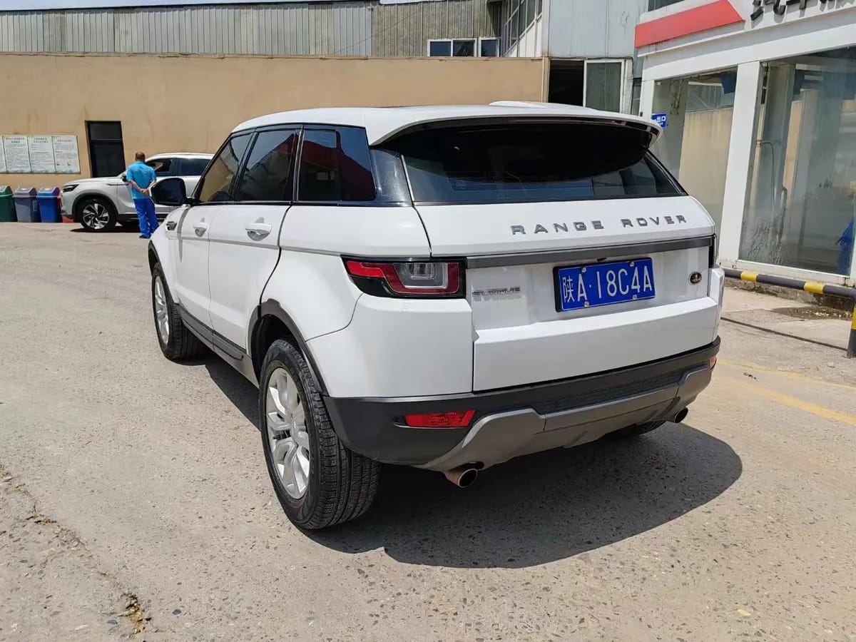 Land Rover 2016 2.0T SE 7