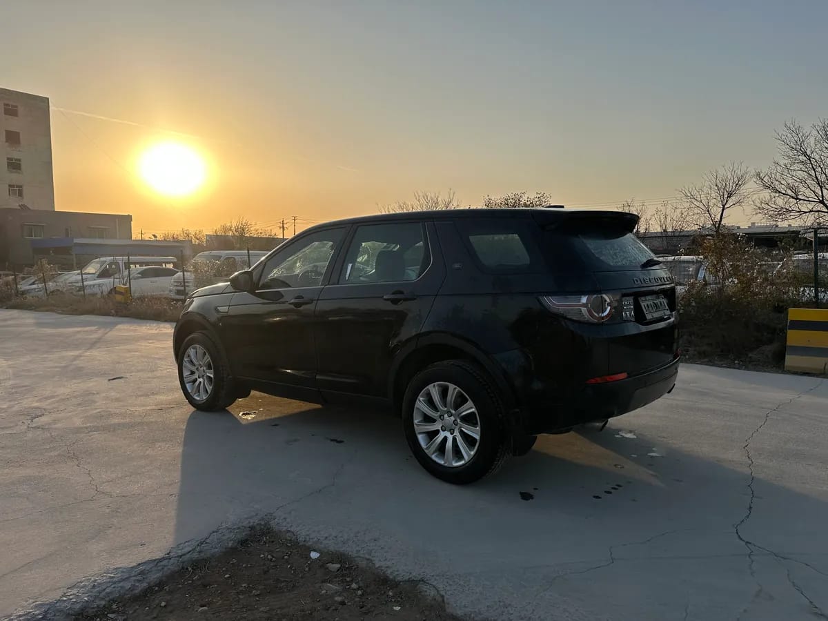 Land Rover 2016 2.0T SE 6