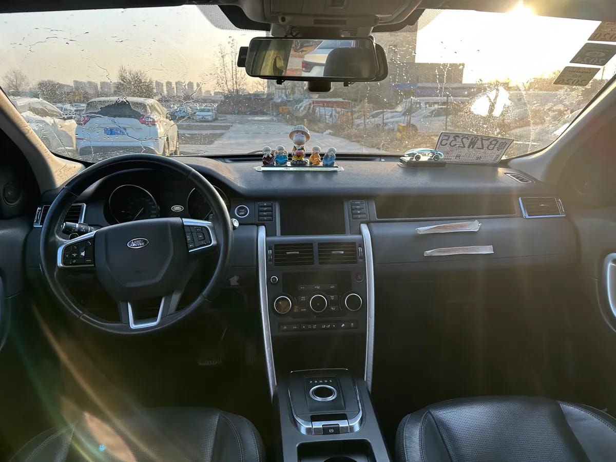 Land Rover 2016 2.0T SE 8