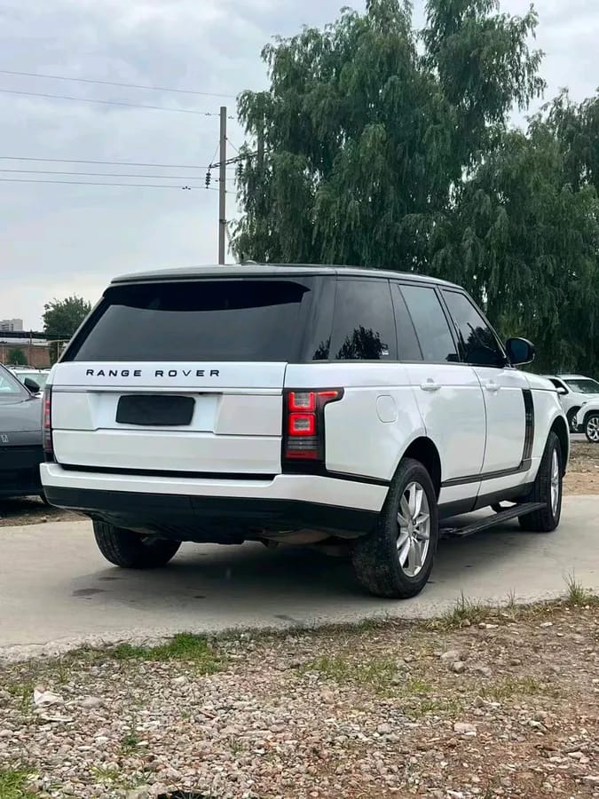 Land Rover ( ) 2016 3.0L Vogue 2