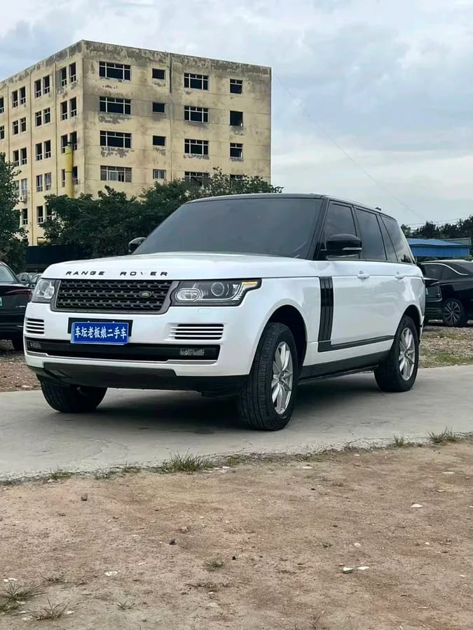 Land Rover ( ) 2016 3.0L Vogue 3