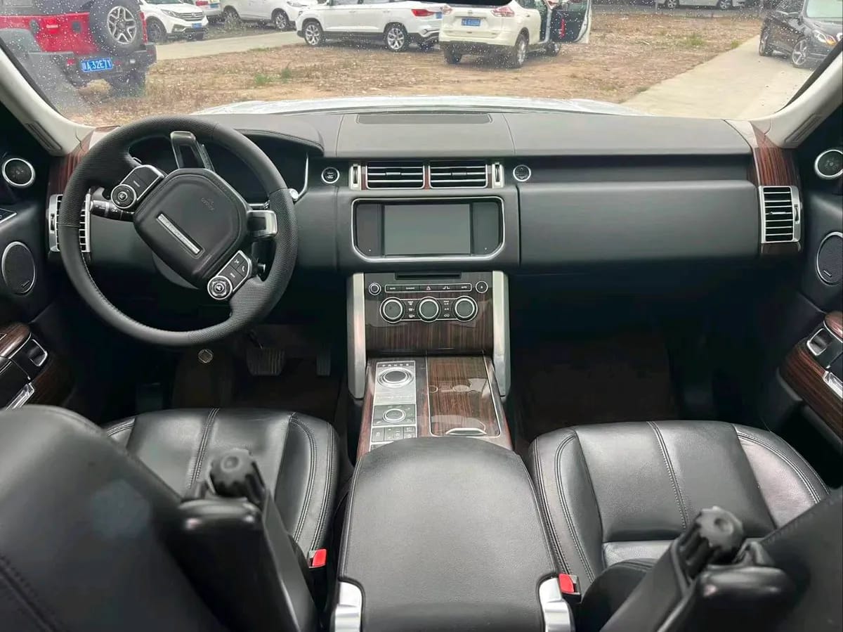 Land Rover ( ) 2016 3.0L Vogue 6
