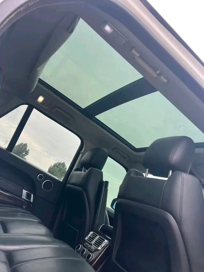 Land Rover ( ) 2016 3.0L Vogue 8