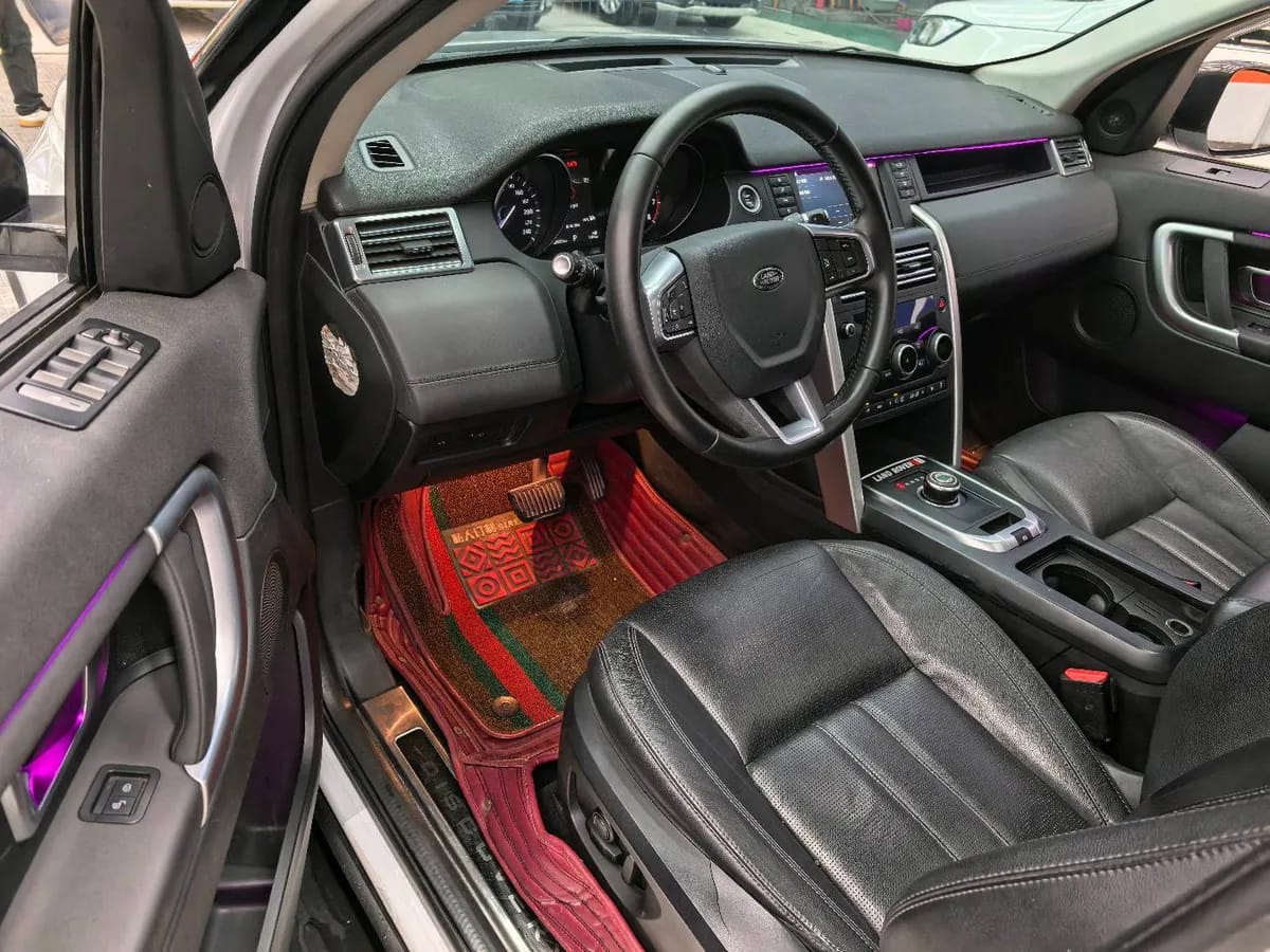 Land Rover 2017 2.0T SE 4