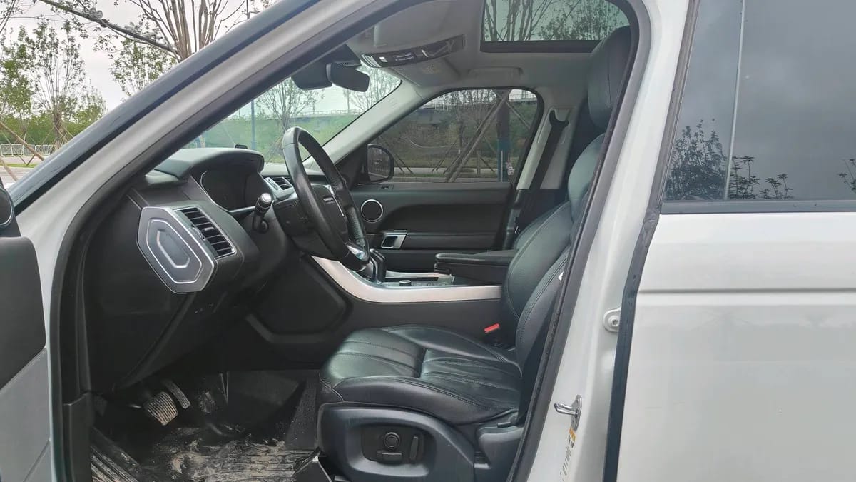 Land Rover ( ) 2017 3.0 SC V6 SE 8