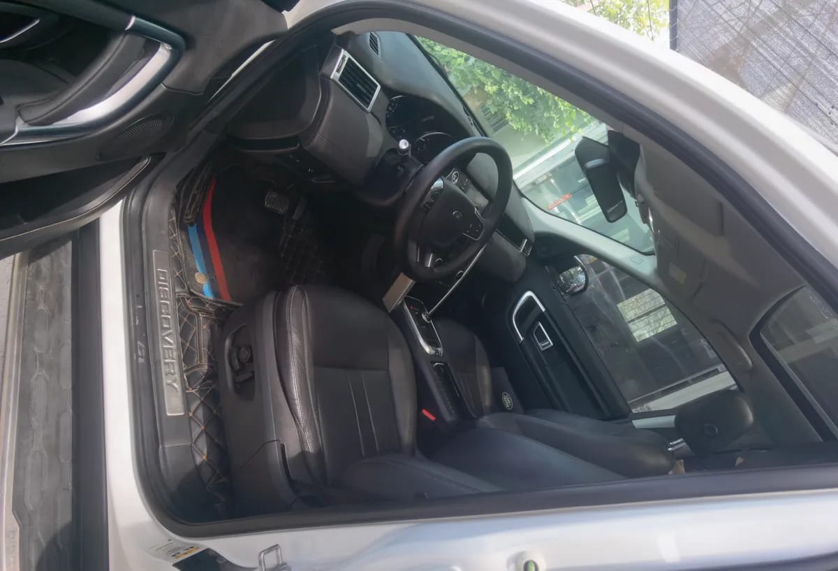 Land Rover 2018 240PS SE 4