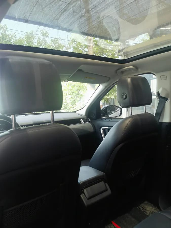 Land Rover 2018 240PS SE 5