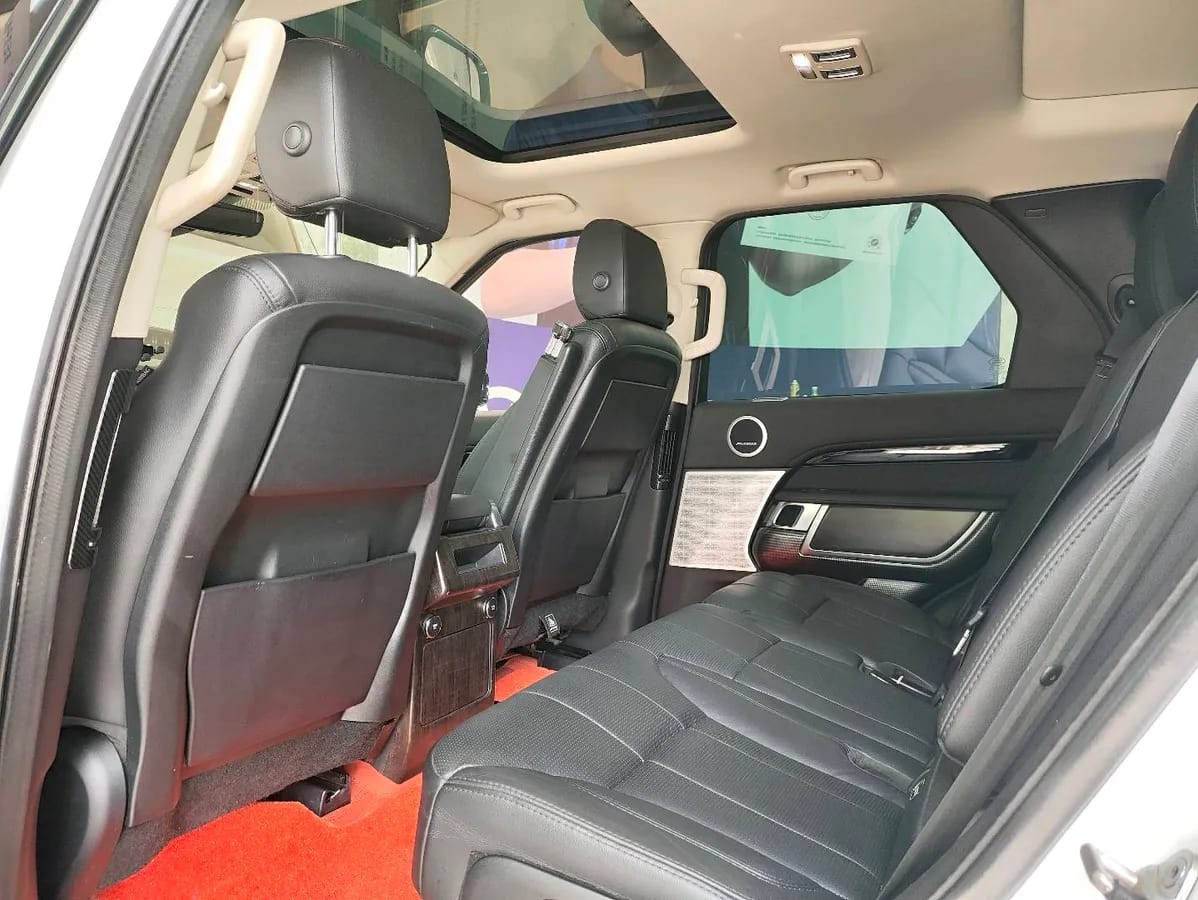 Land Rover ( ) 2018 3.0 SC V6 SE 9