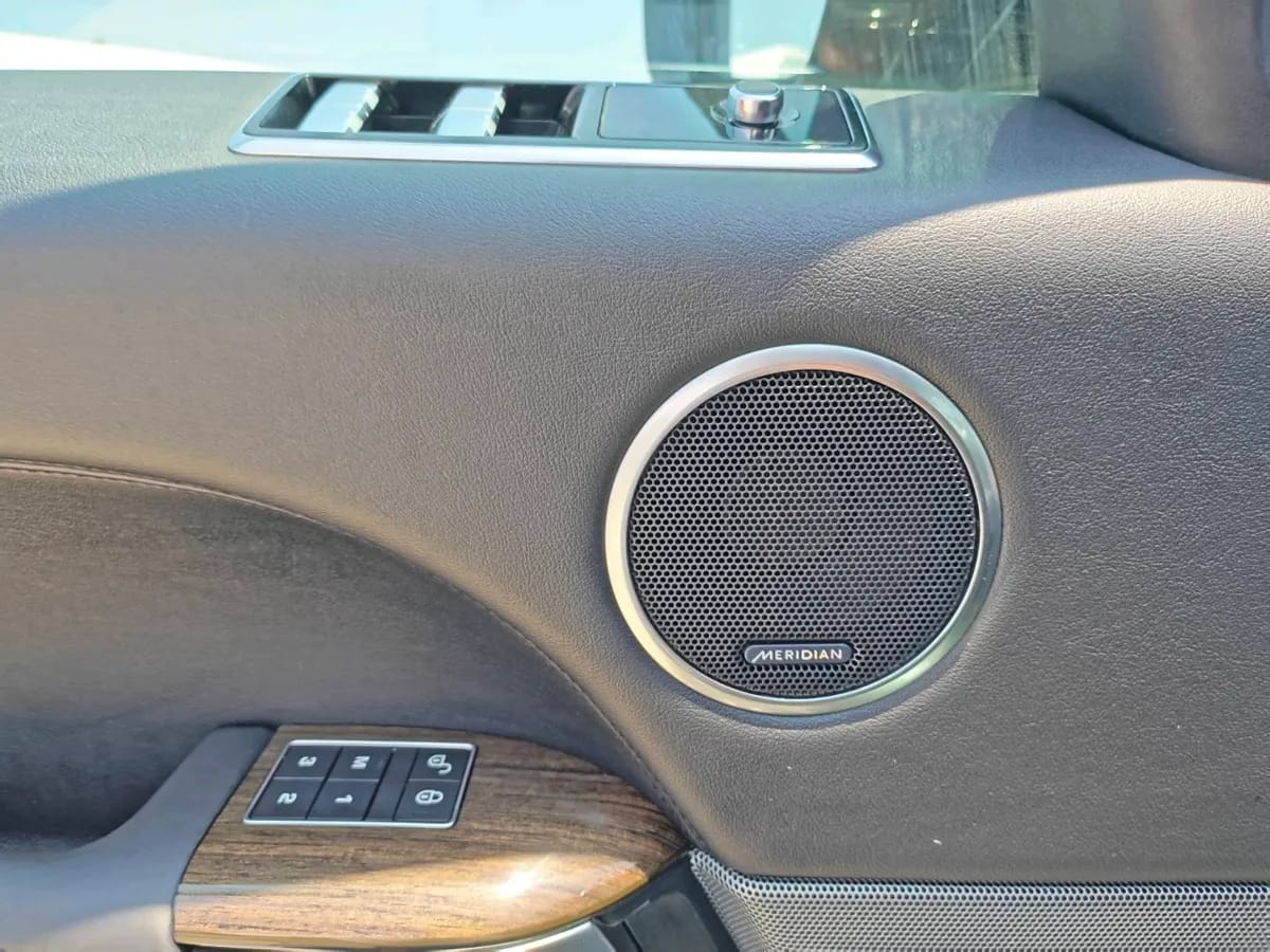 Land Rover 2018 P400e 10
