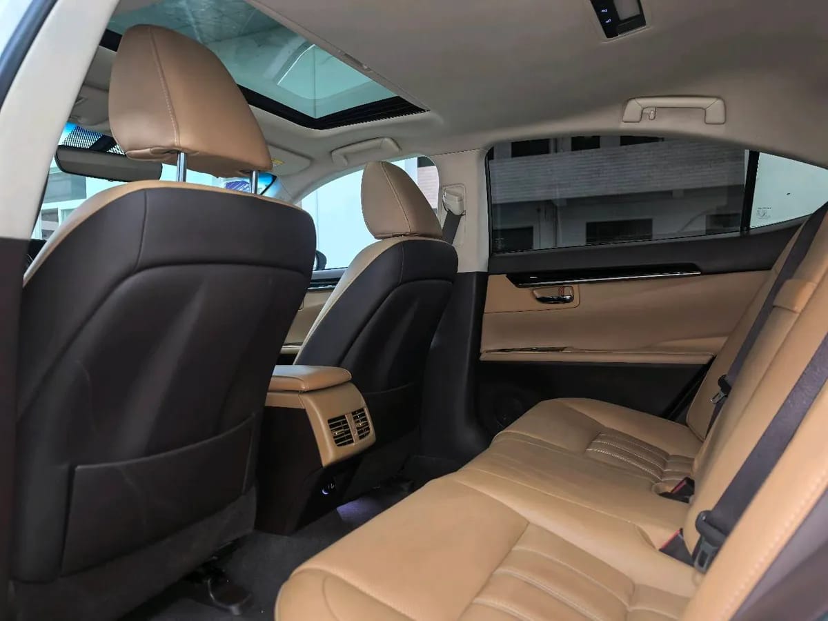 Lexus ES 2015 200 8