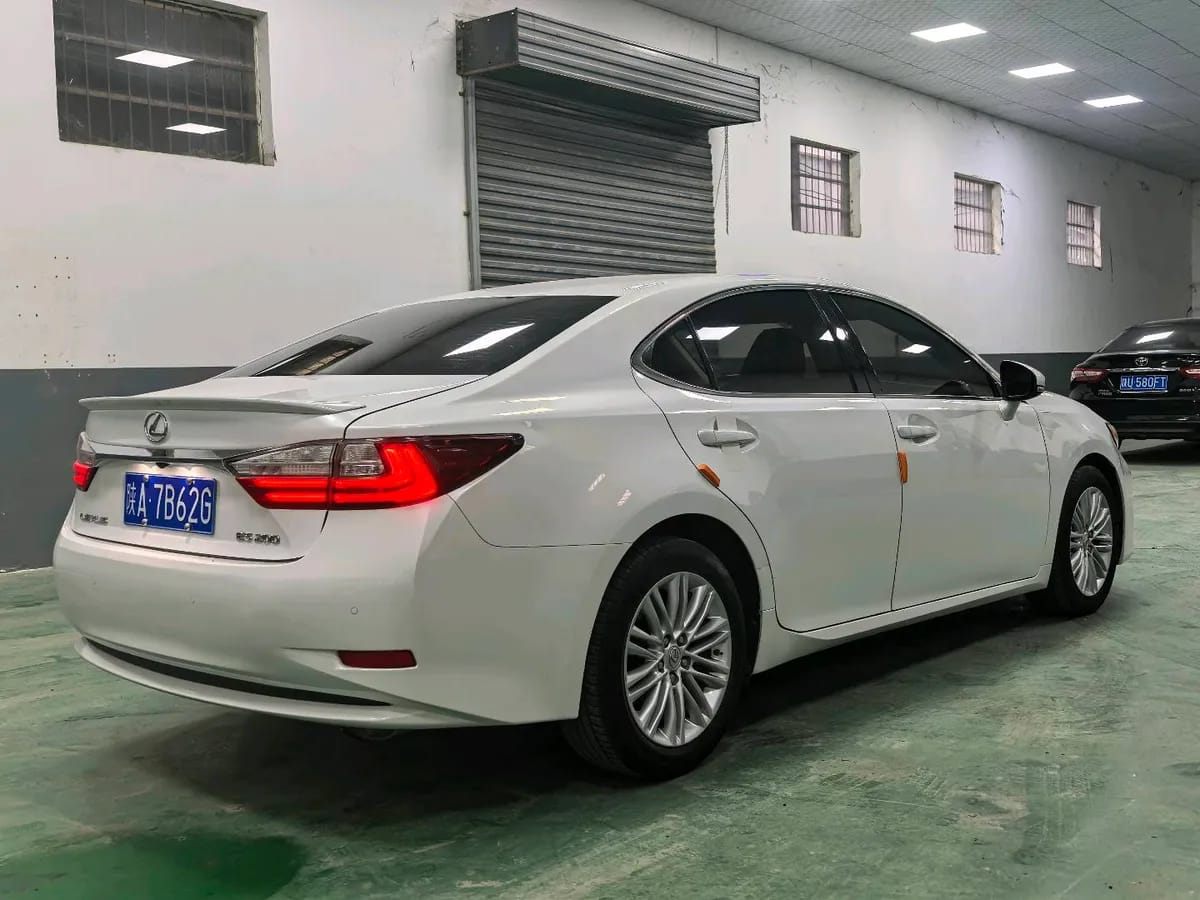 Lexus ES 2015 200 9