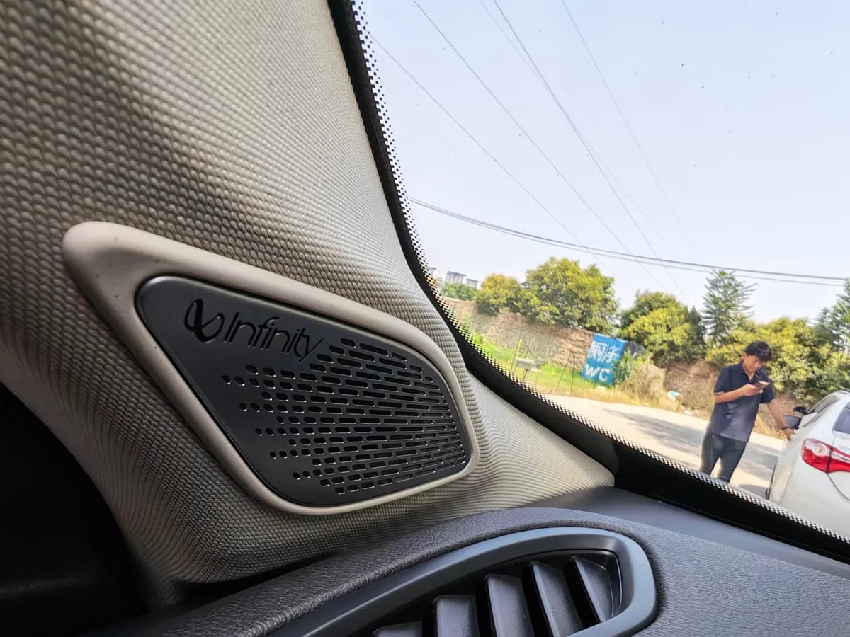 Lynk & Co 01 2019 2.0T Pro V 10
