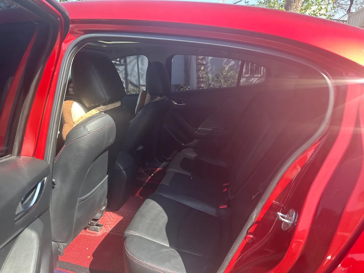 Mazda 3 Axela 2016 1.5L 7