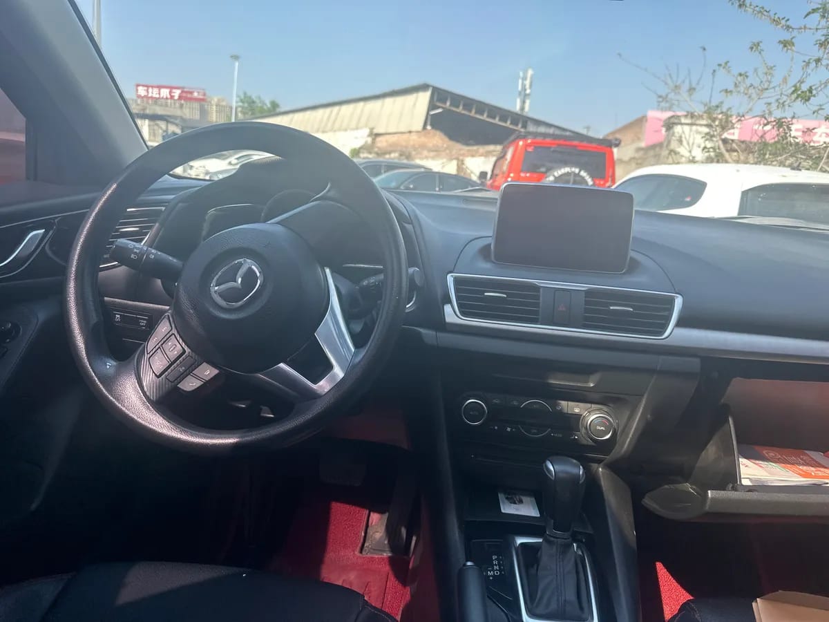 Mazda 3 Axela 2016 1.5L 8