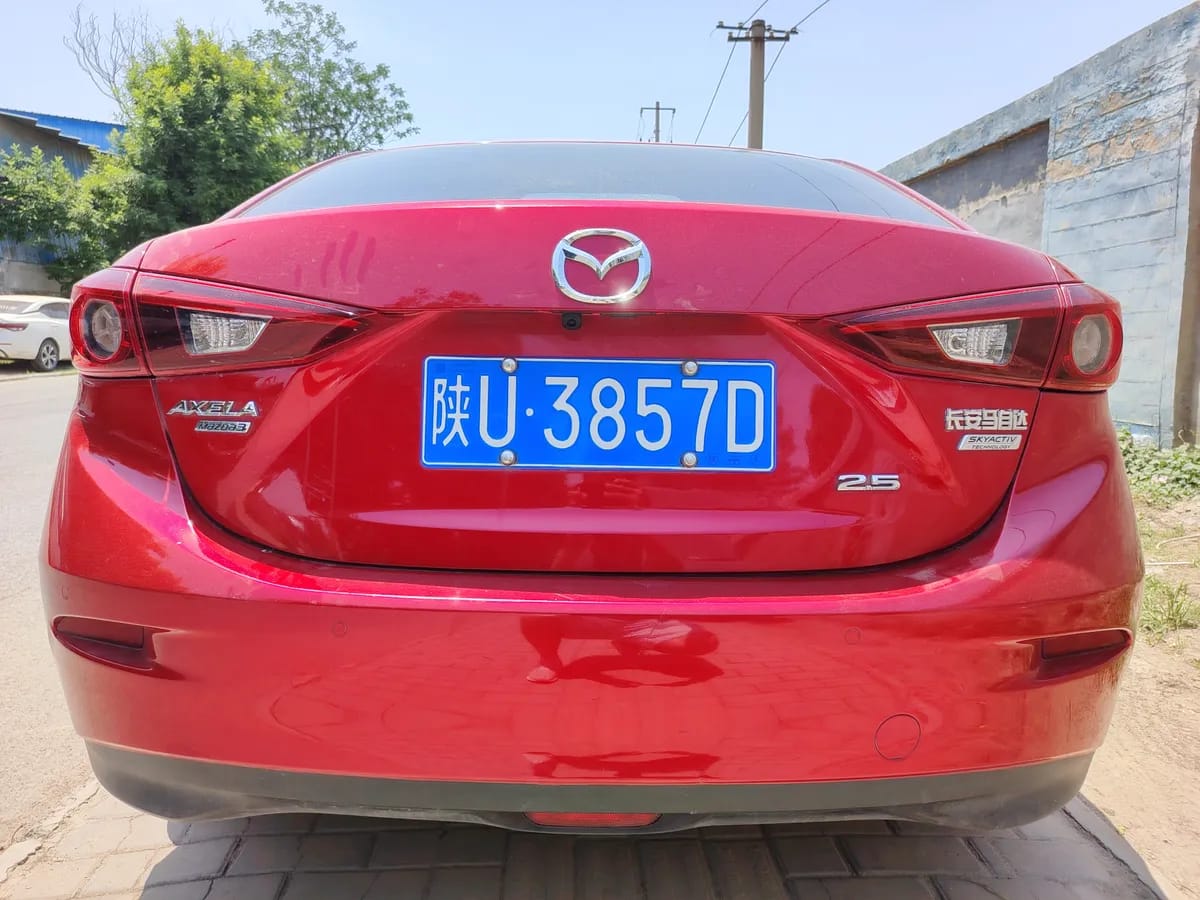 Mazda 3 Axela 2017 1.5L V 5