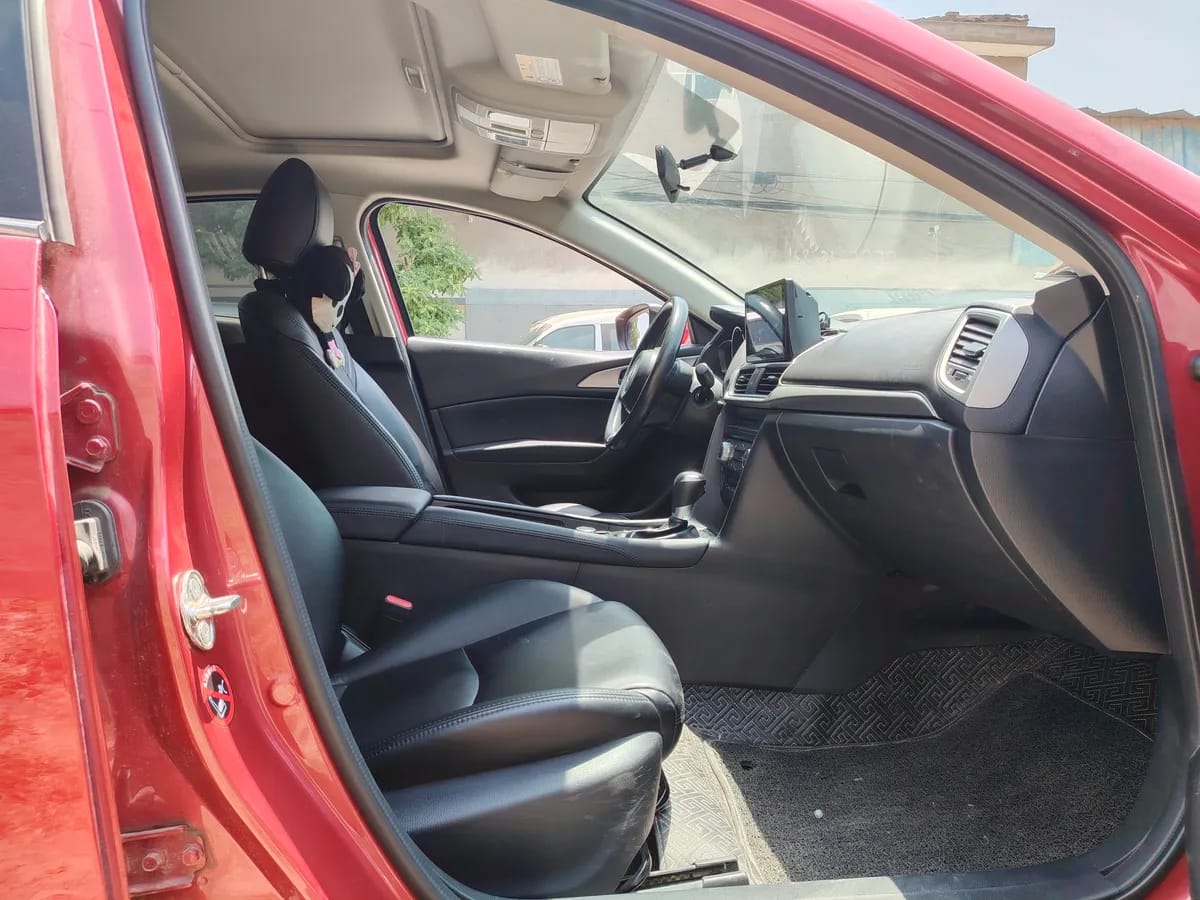 Mazda 3 Axela 2017 1.5L V 8