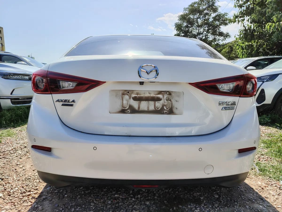 Mazda 3 Axela 2017 2.0L V 5