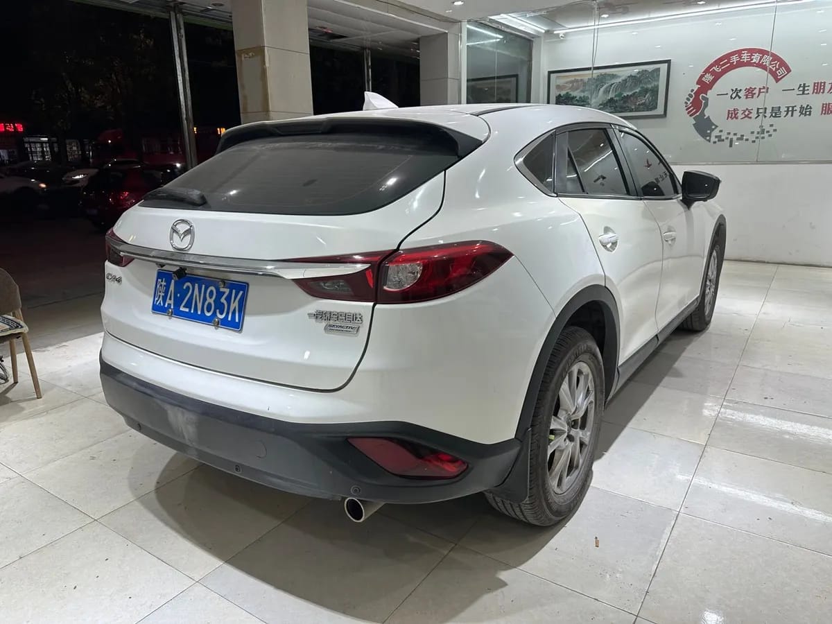 Mazda CX-4 2018 2.0L V 9