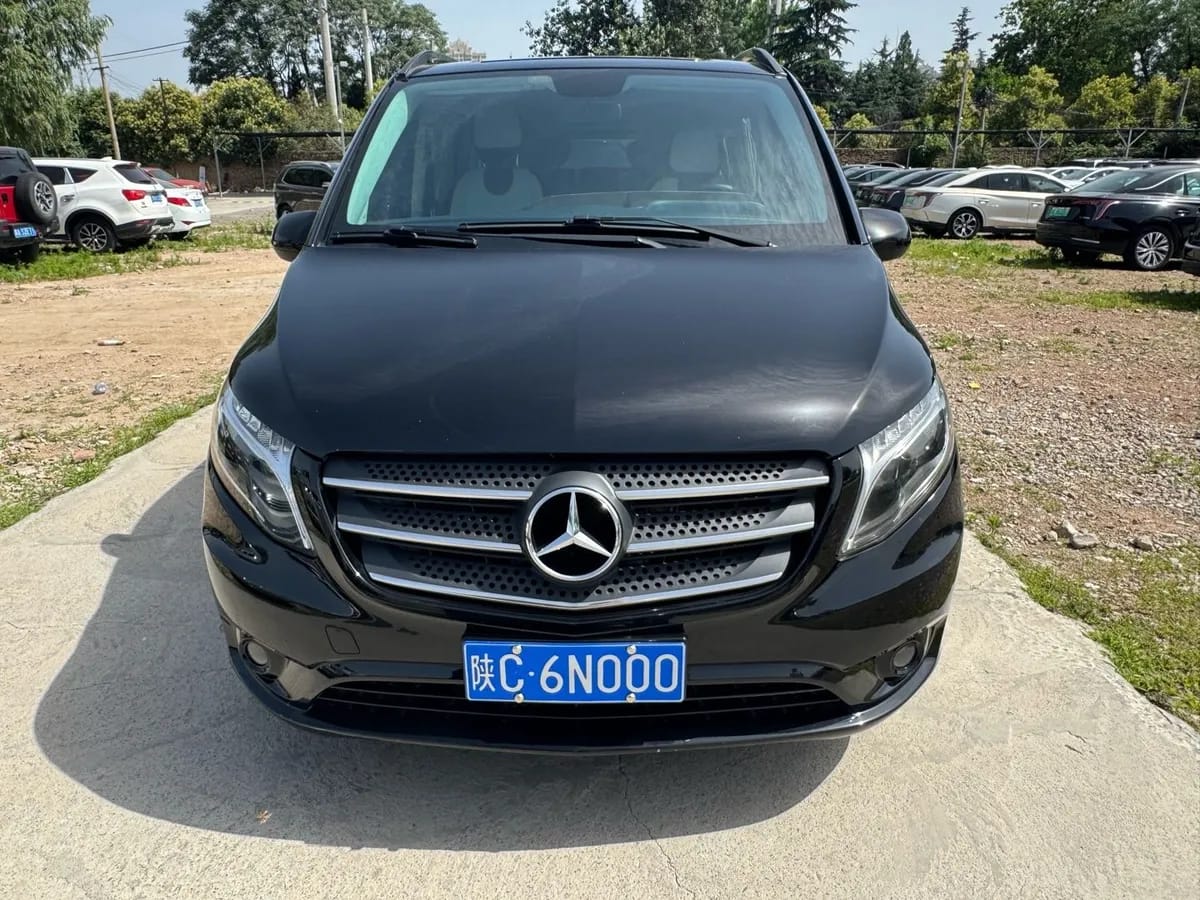 Mercedes-Benz 2018 2.0T 7 V