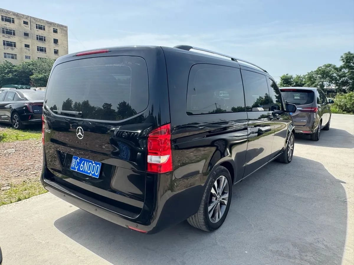 Mercedes-Benz 2018 2.0T 7 V 3