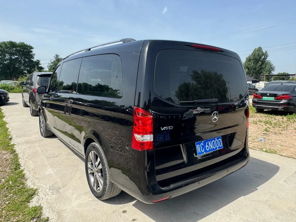 Mercedes-Benz 2018 2.0T 7 V 4