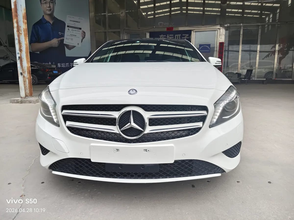 Mercedes-Benz A ( ) 2015 A 180