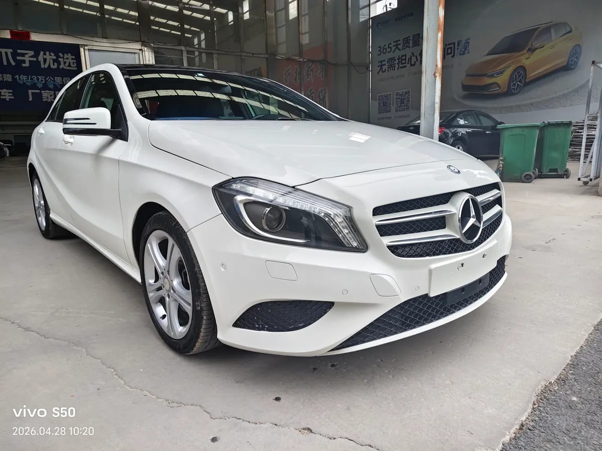 Mercedes-Benz A ( ) 2015 A 180 3