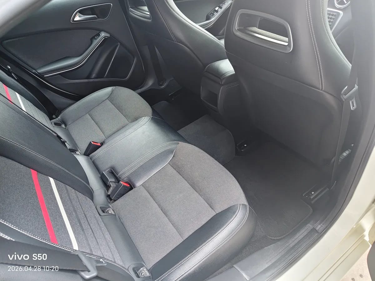 Mercedes-Benz A ( ) 2015 A 180 5
