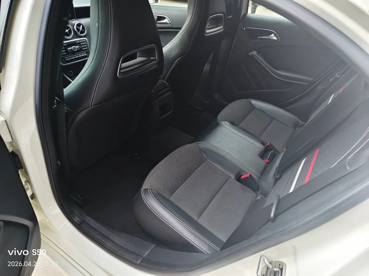 Mercedes-Benz A ( ) 2015 A 180 8