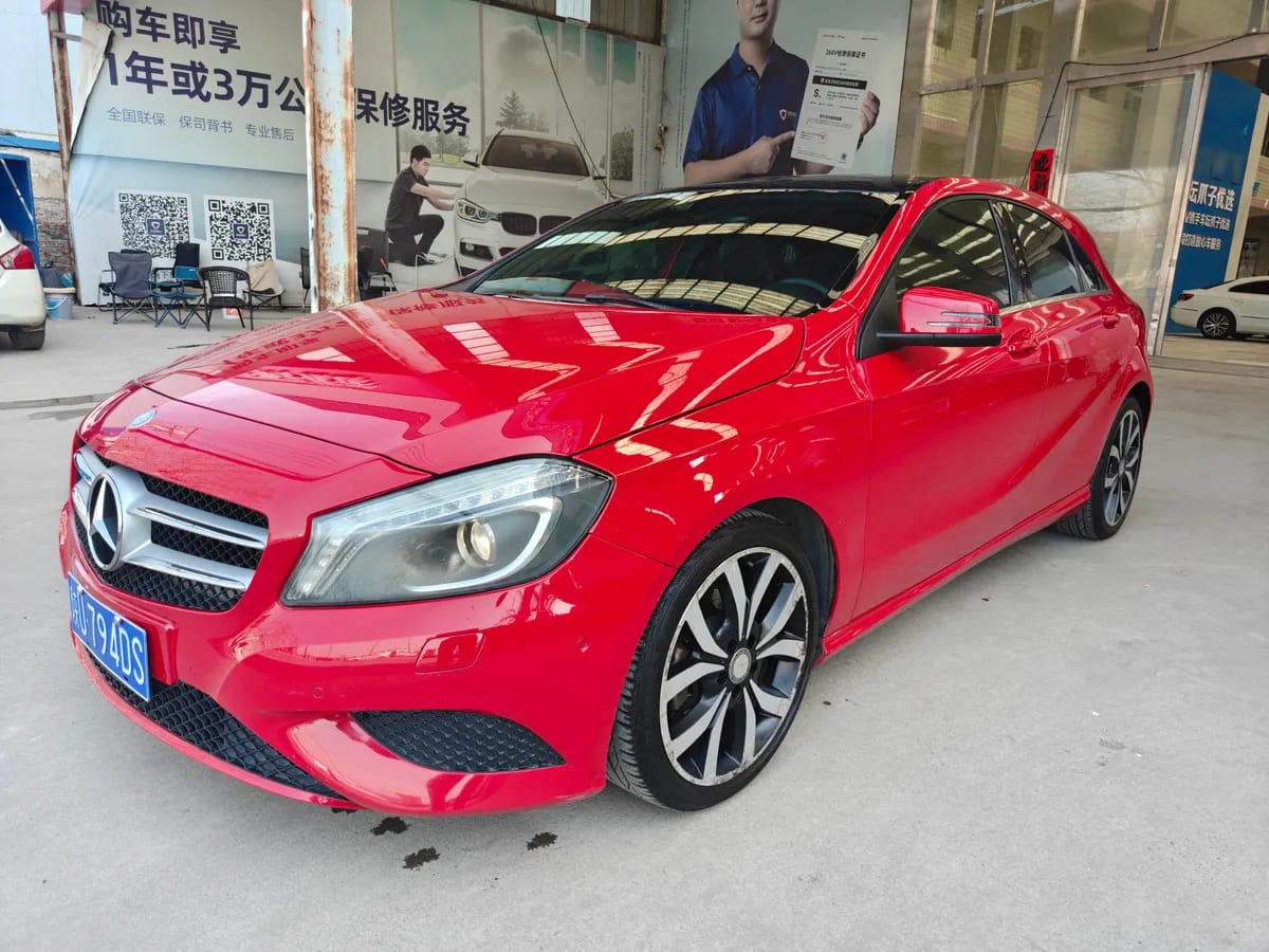 Mercedes-Benz A ( ) 2015 A 200