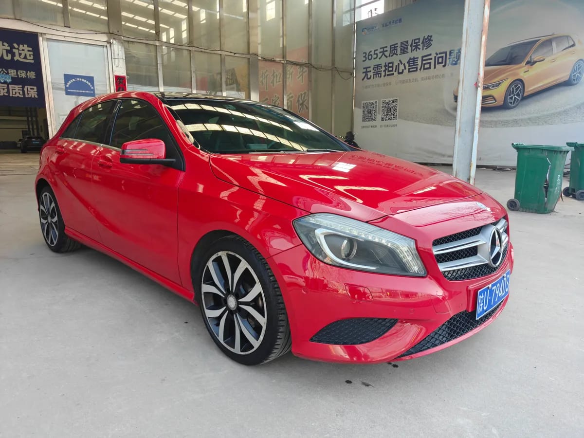 Mercedes-Benz A ( ) 2015 A 200 3