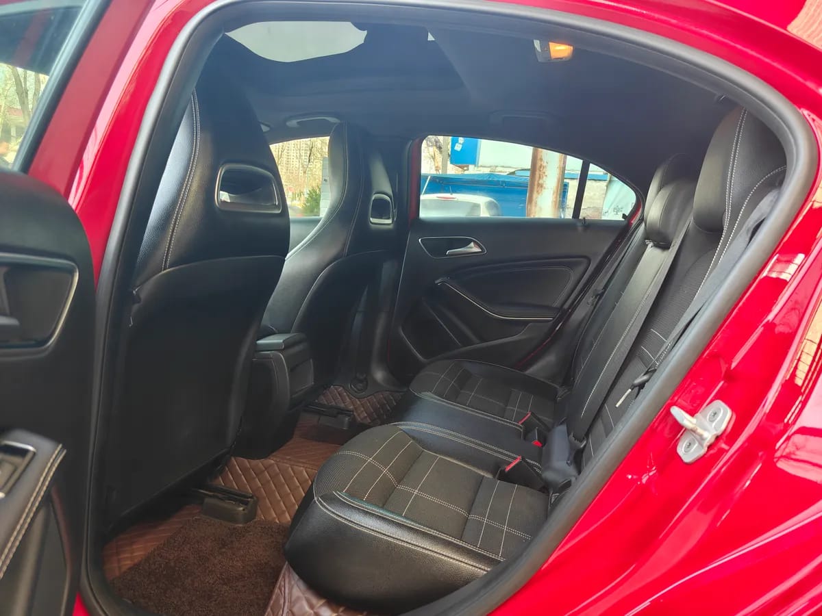 Mercedes-Benz A ( ) 2015 A 200 6