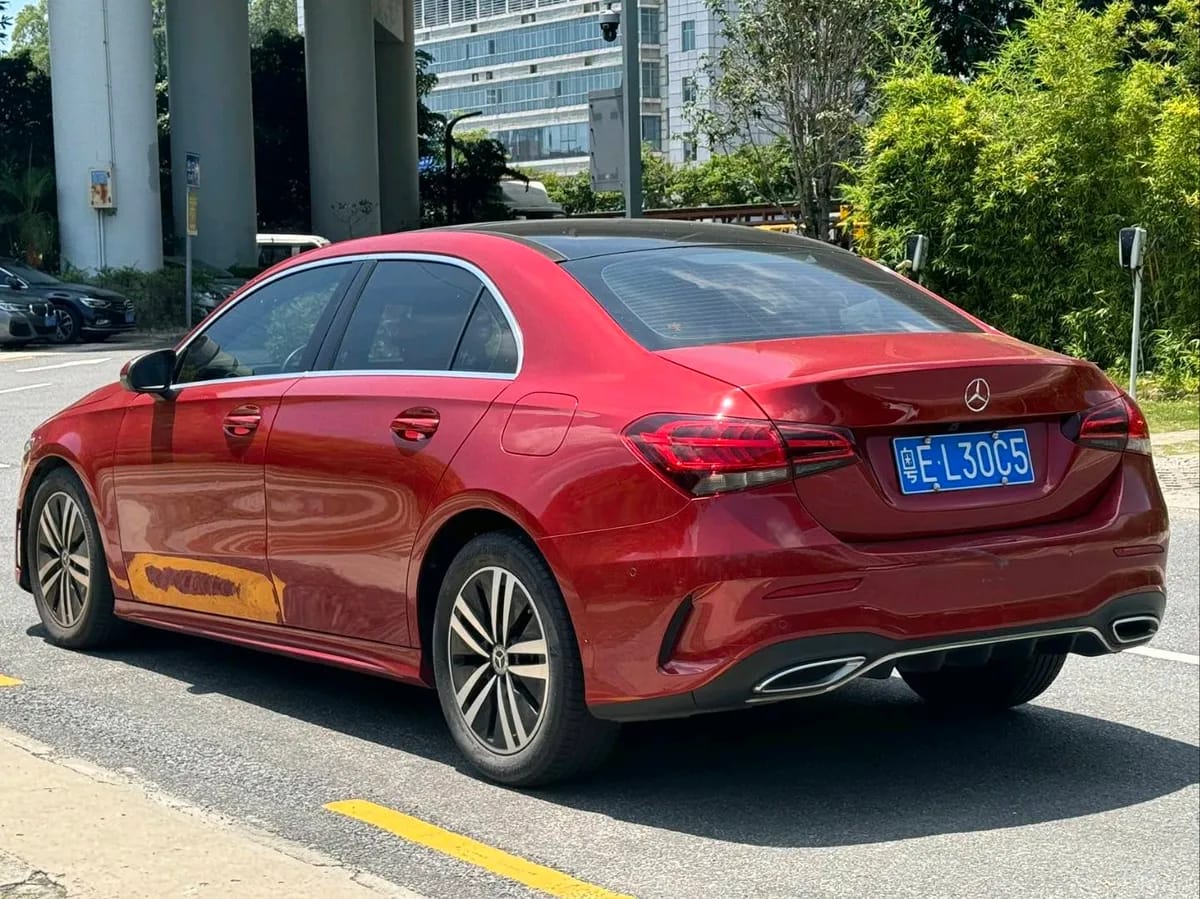 Mercedes-Benz A 2019 A 180 L 10