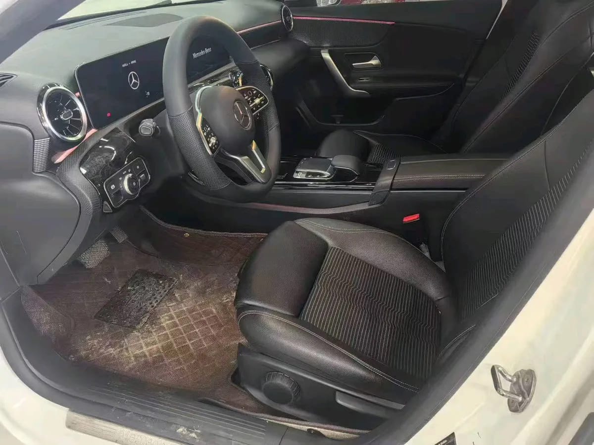 Mercedes-Benz A ( ) 2019 A 200 2